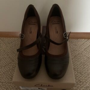Clark’s Brown Leather with Suede 2.5” Maryjane Heels
